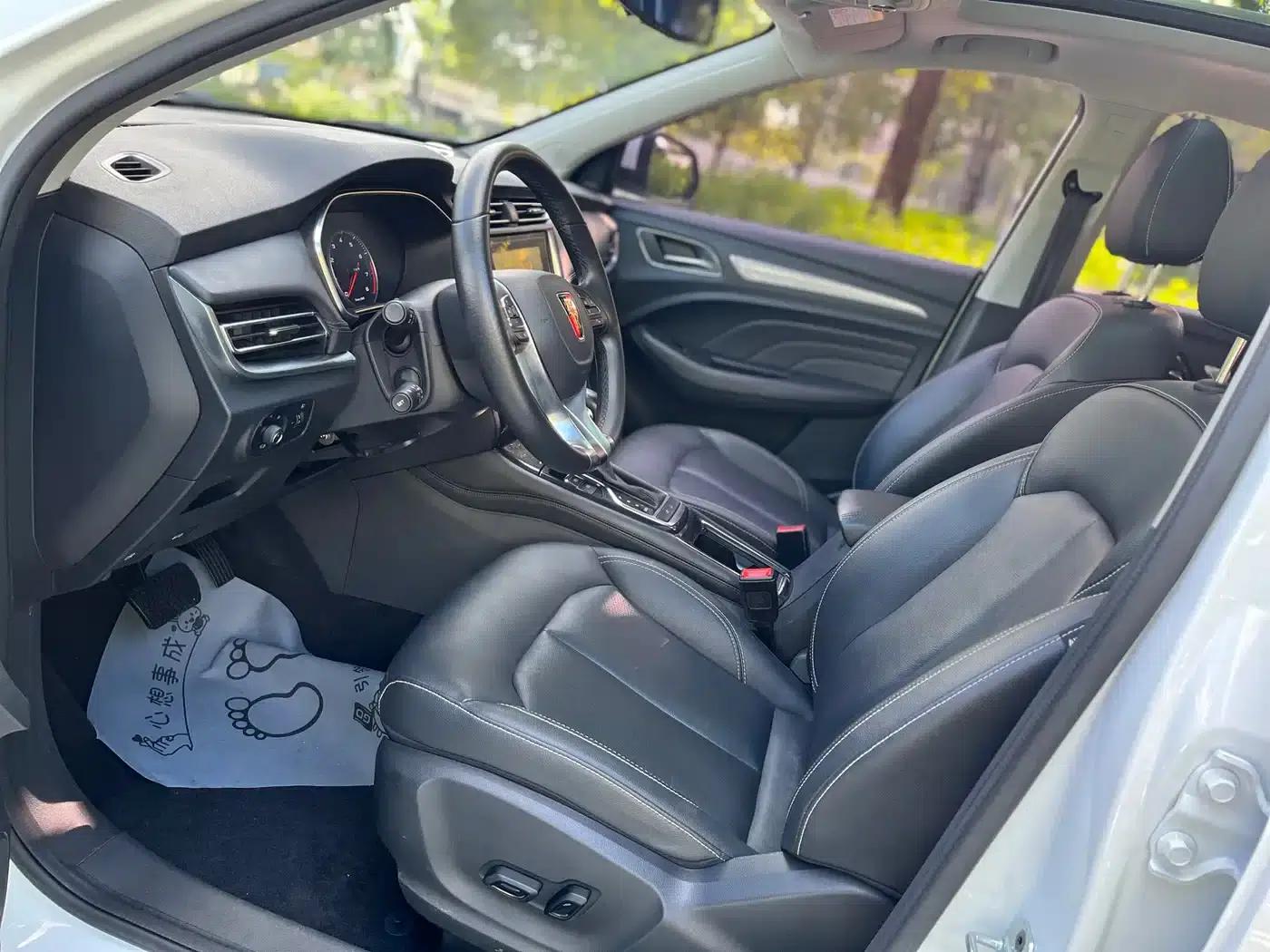 Roewe RX3 2018 18T Automatic Internet Smart Edition — миниатюра 4