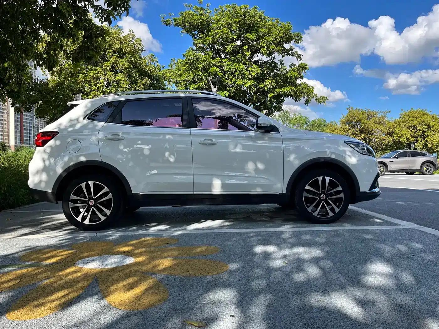 Roewe RX3 2018 18T Automatic Internet Smart Edition — миниатюра 7
