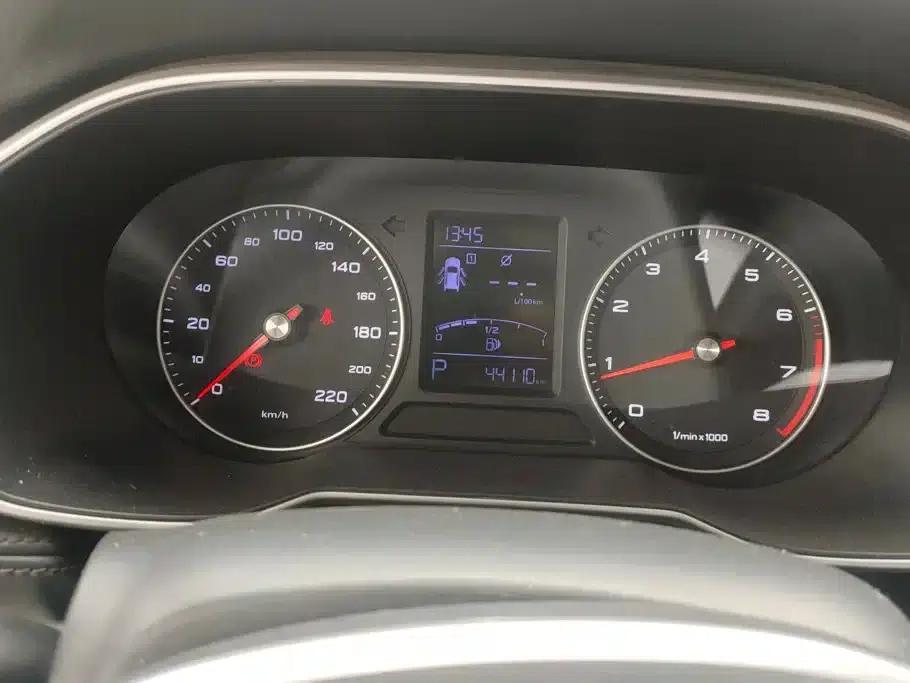 Roewe RX3 2018 1.6L CVT Flagship Edition — миниатюра 14