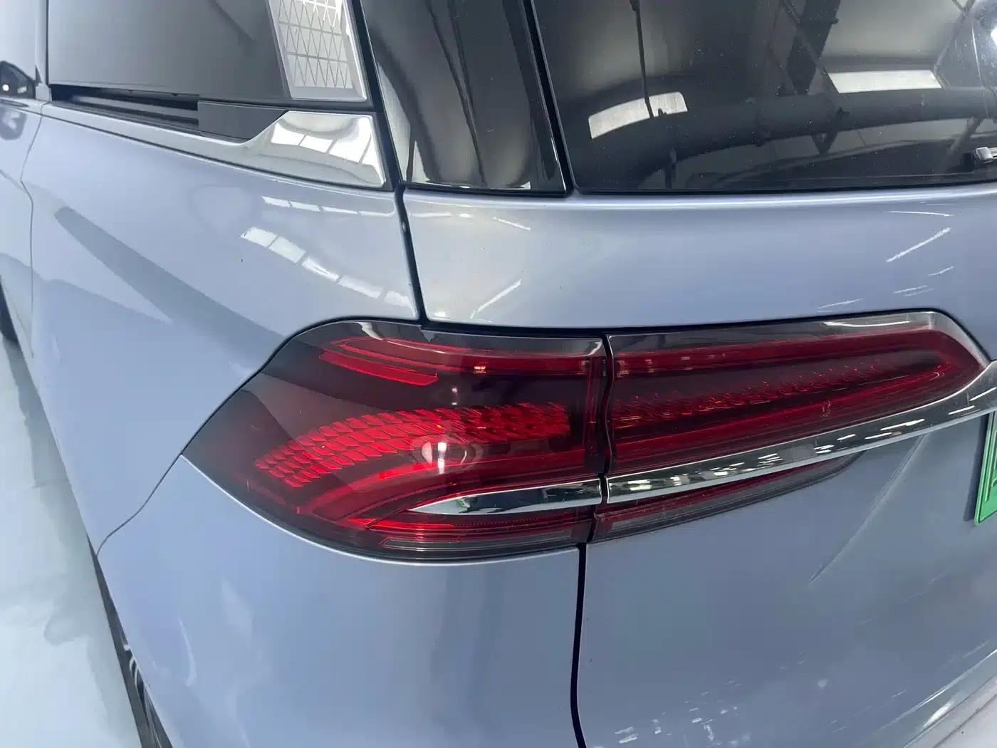 Roewe iMAX8 New Energy 2022 First Class Platinum Edition — миниатюра 11