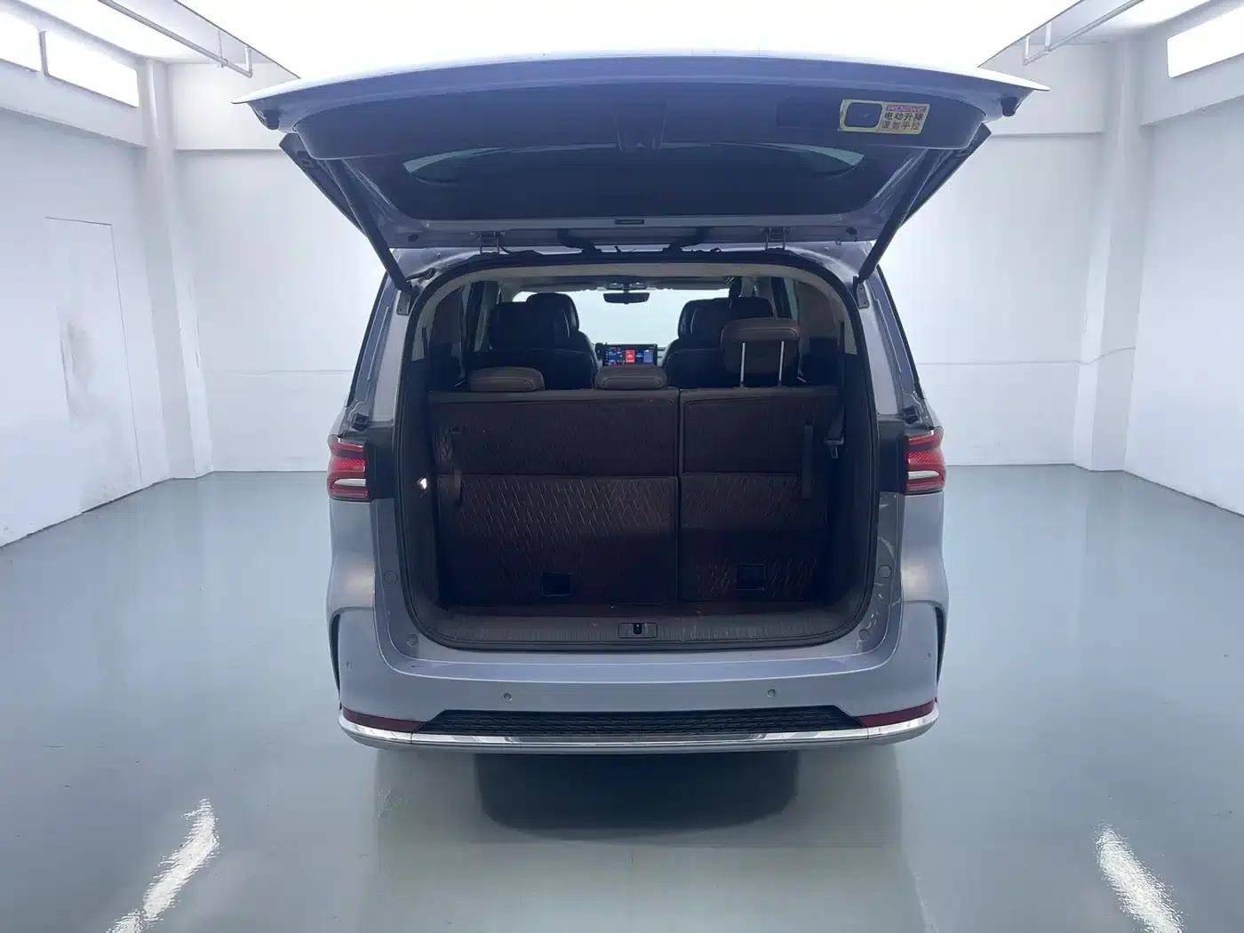 Roewe iMAX8 New Energy 2022 First Class Platinum Edition — миниатюра 12