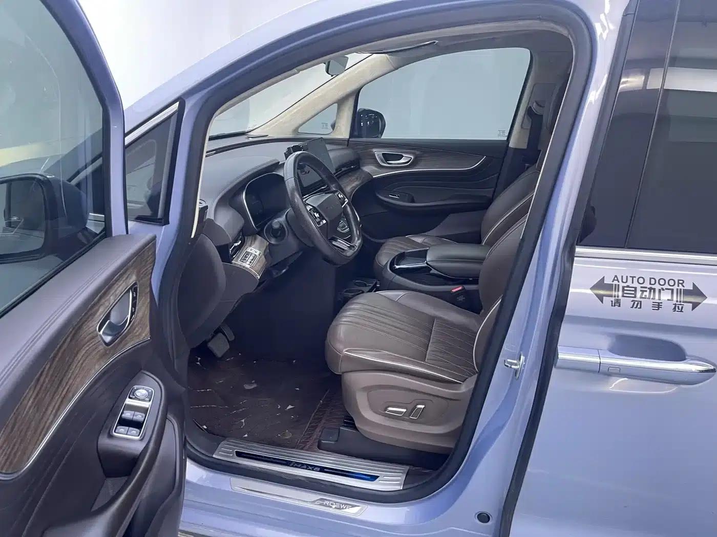 Roewe iMAX8 New Energy 2022 First Class Platinum Edition — миниатюра 4