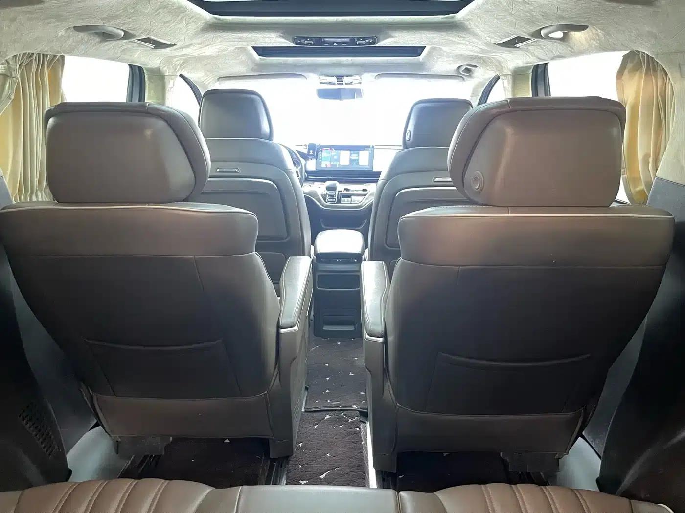 Roewe iMAX8 New Energy 2022 First Class Platinum Edition — миниатюра 6