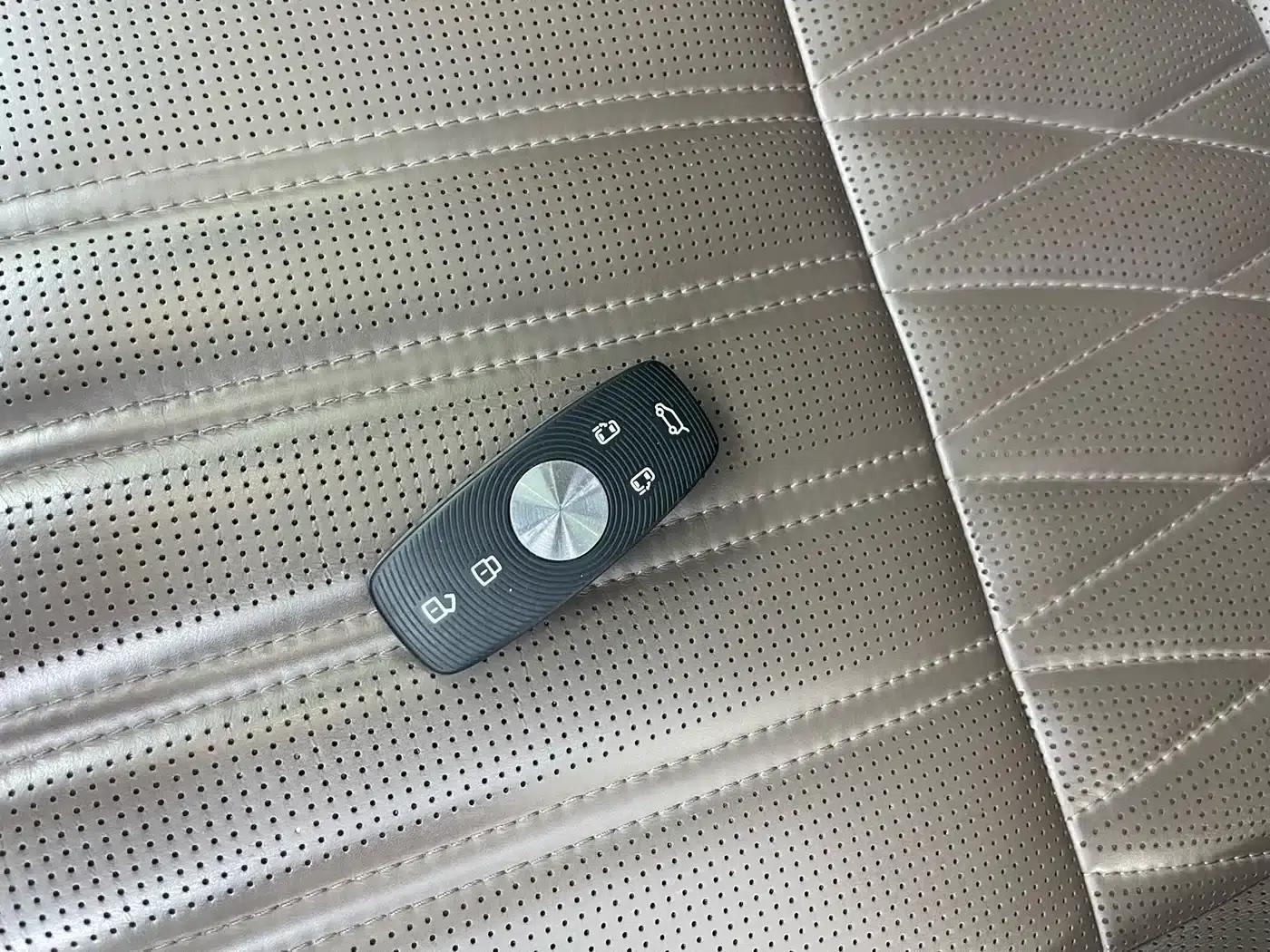 Roewe iMAX8 New Energy 2022 First Class Platinum Edition — миниатюра 9