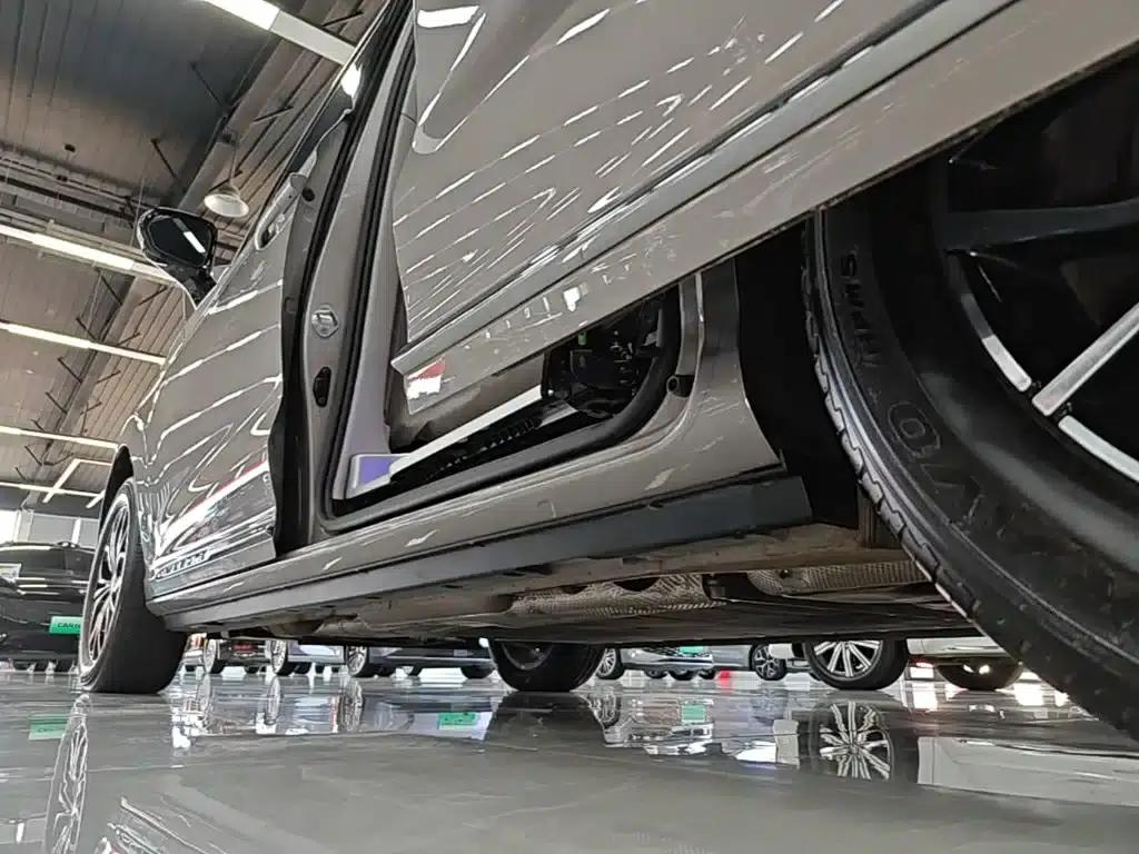 Roewe iMAX8 New Energy 2025 1.5T DMH Luxury Edition — миниатюра 22