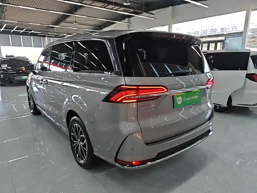 Roewe iMAX8 New Energy 2025 1.5T DMH Luxury Edition — миниатюра 5