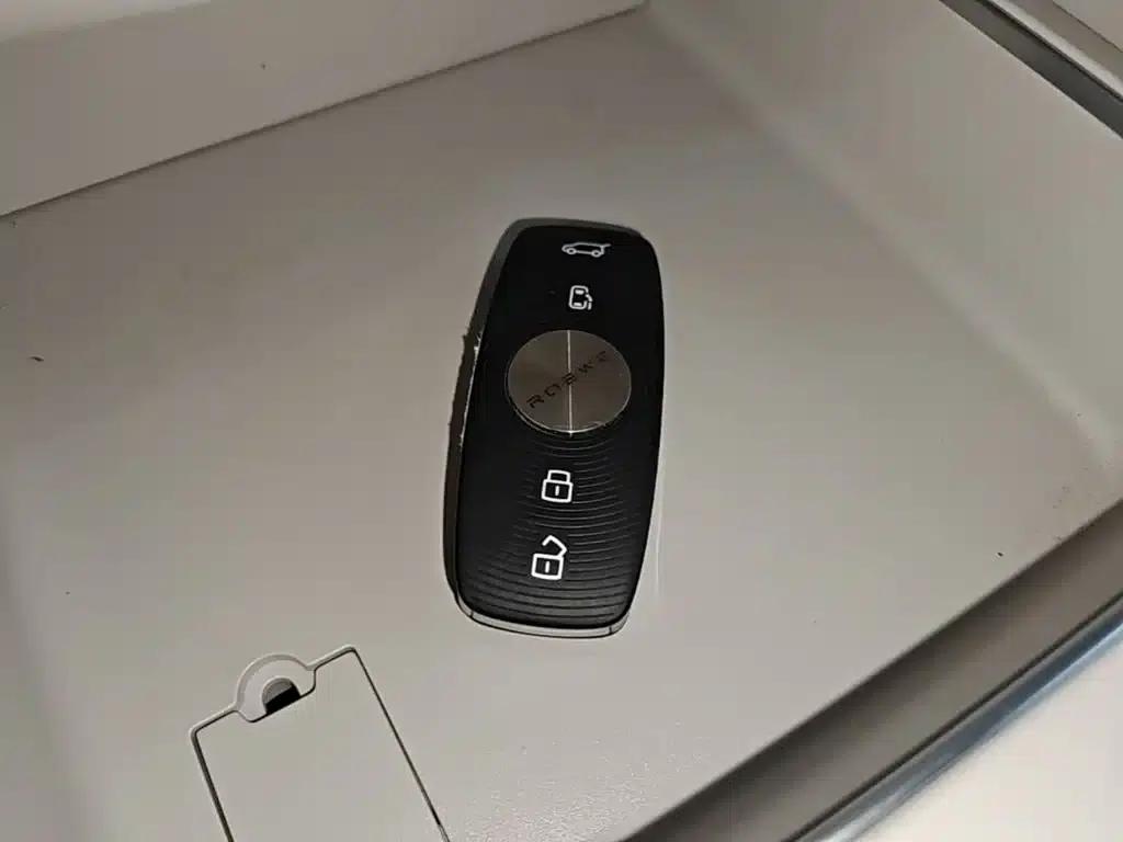Roewe iMAX8 New Energy 2025 1.5T DMH Luxury Edition — миниатюра 9