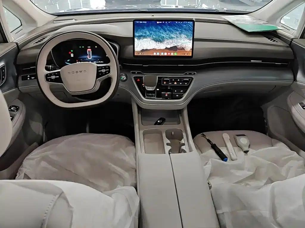 Roewe iMAX8 New Energy 2025 1.5T DMH Luxury Edition — миниатюра 10