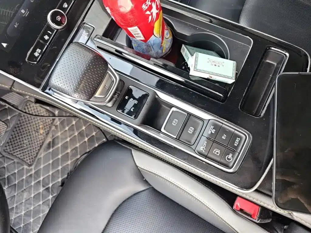 Roewe i6 MAX New Energy 2020 1.5T PHEV Cool Panoramic Sunroof Edition — миниатюра 14