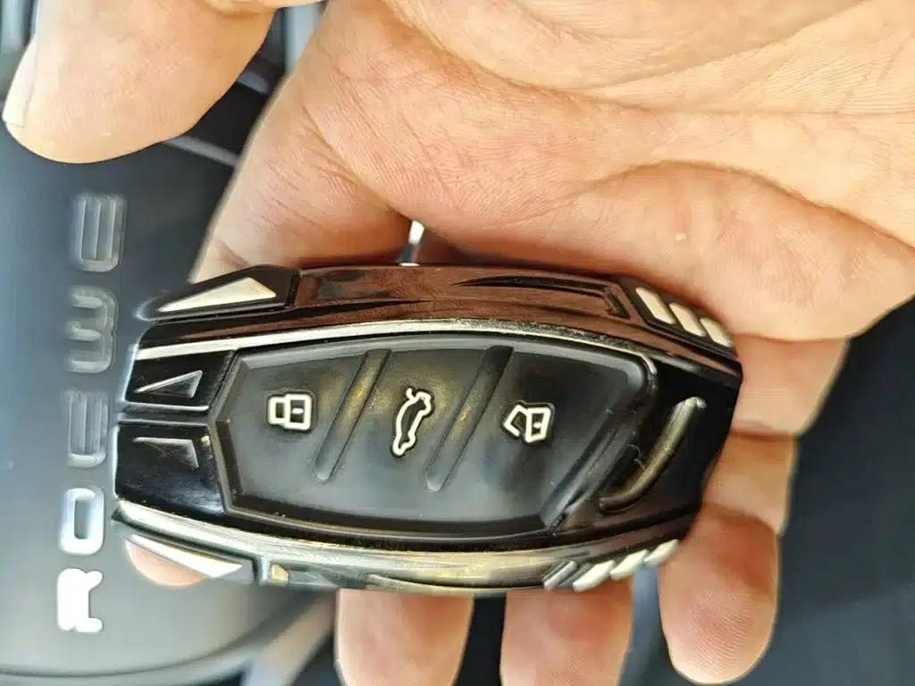Roewe i6 MAX New Energy 2020 1.5T PHEV Cool Panoramic Sunroof Edition — миниатюра 9