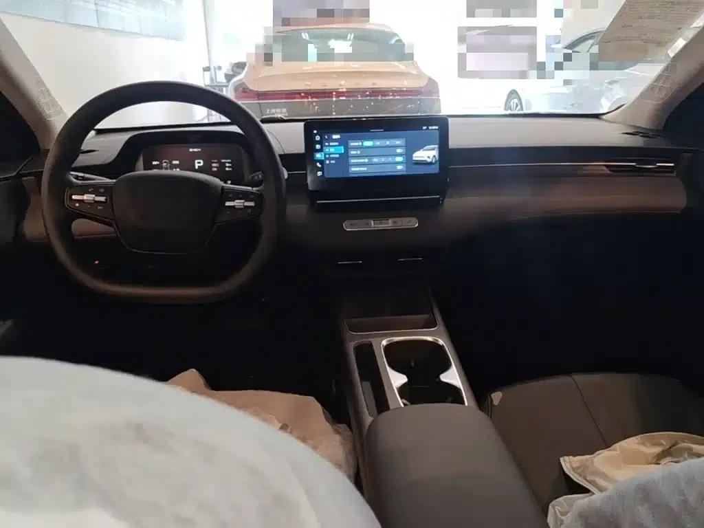 Roewe D6 2025 450km Premium Edition — миниатюра 10