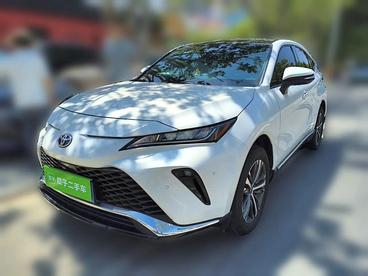 Toyota Venza 2023 2.0L CVT Two-Wheel Drive Luxury Edition — миниатюра 1