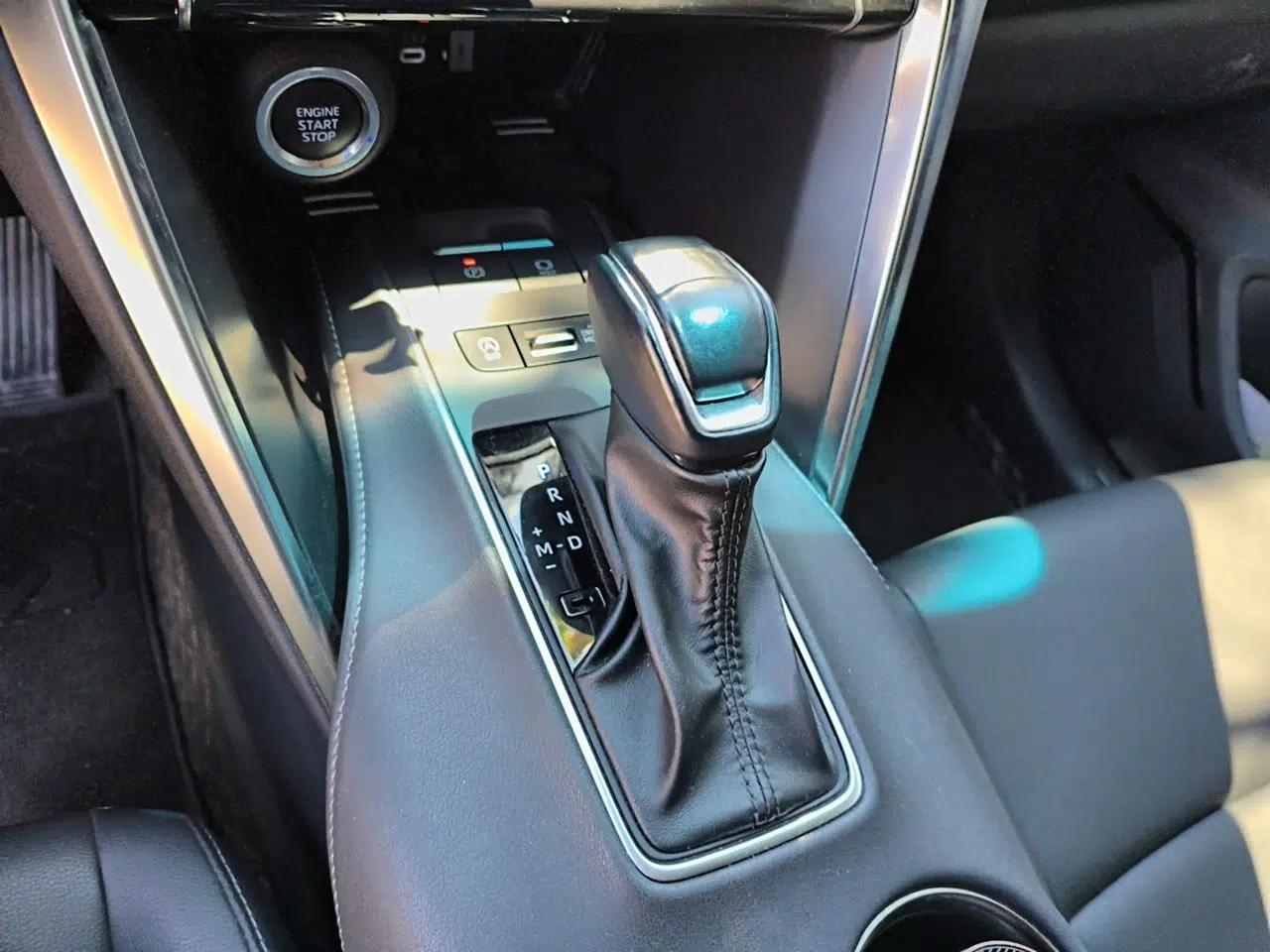 Toyota Venza 2023 2.0L CVT Two-Wheel Drive Luxury Edition — миниатюра 14