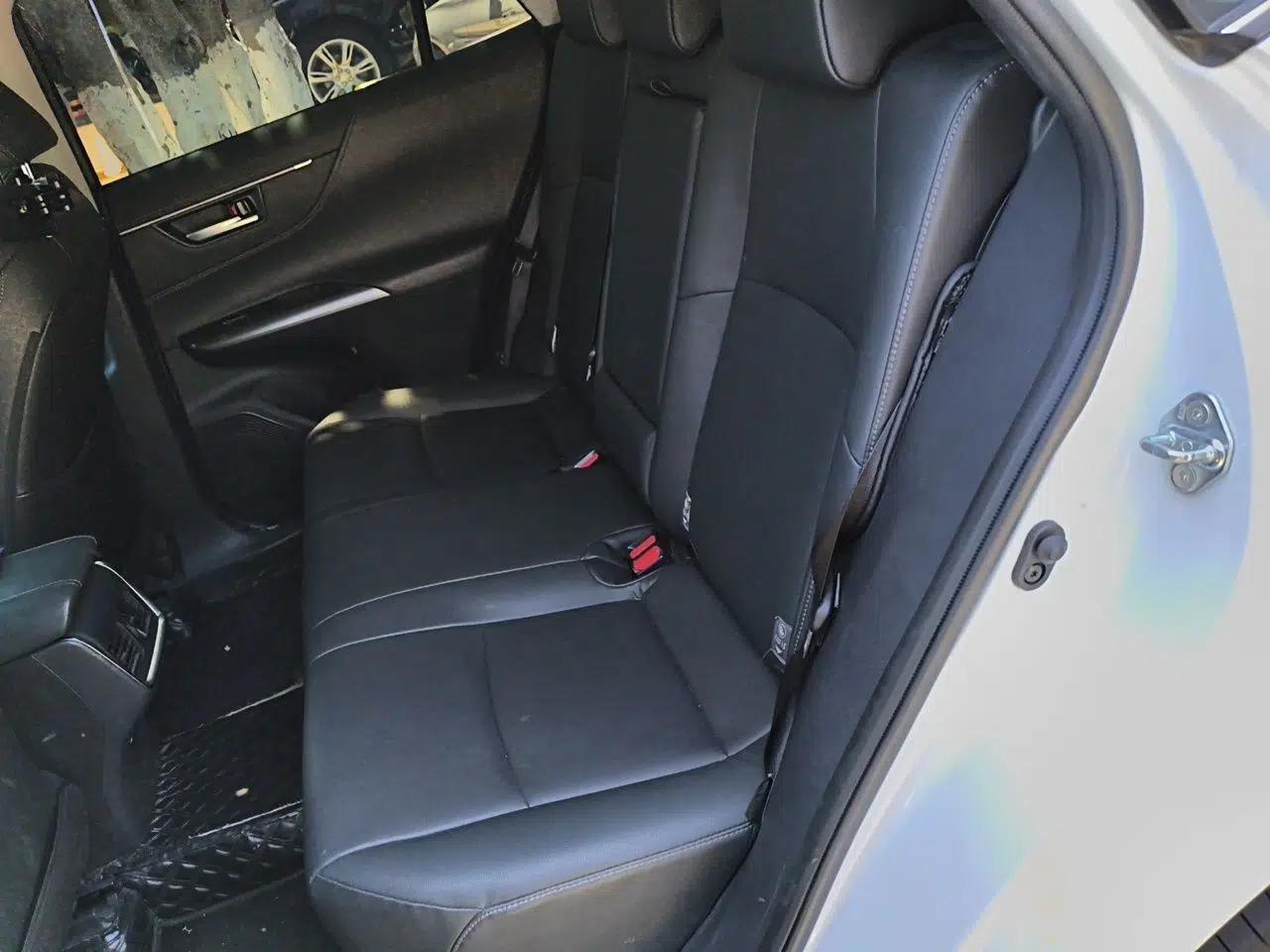 Toyota Venza 2023 2.0L CVT Two-Wheel Drive Luxury Edition — миниатюра 17