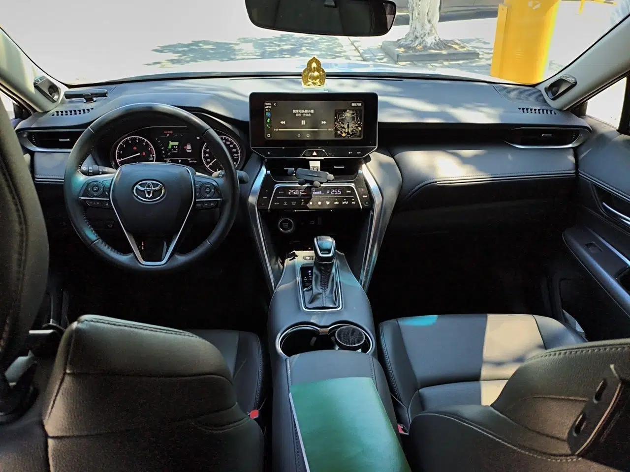 Toyota Venza 2023 2.0L CVT Two-Wheel Drive Luxury Edition — миниатюра 9