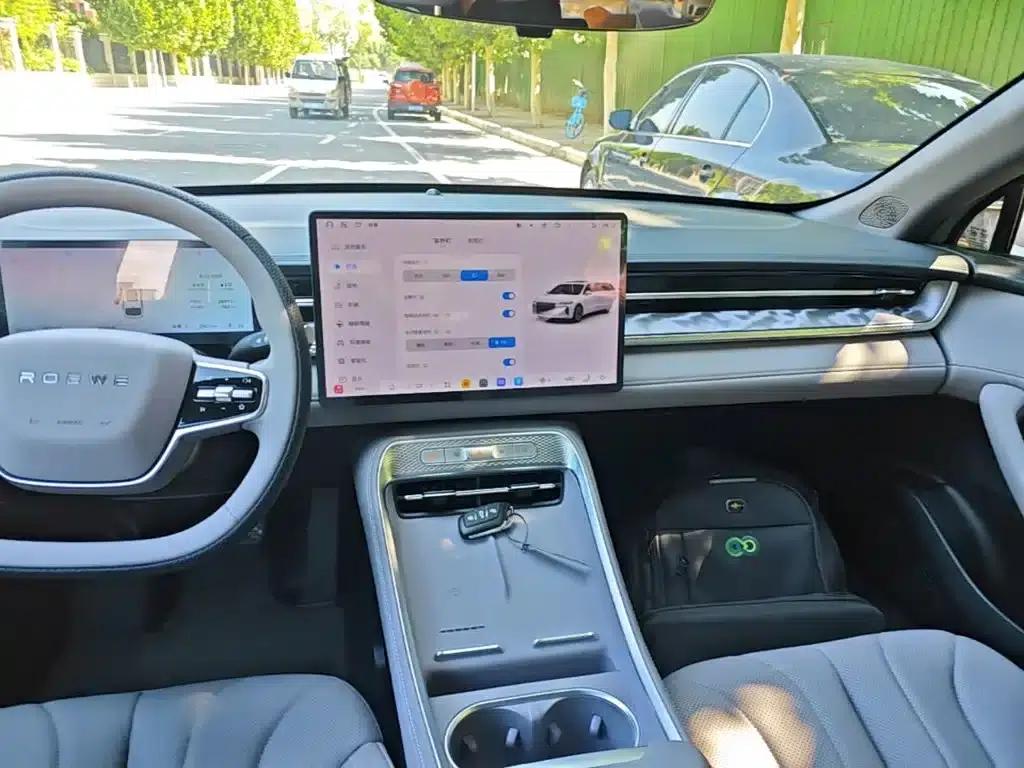 Roewe M7 DMH 2025 160km Premium Edition — миниатюра 13