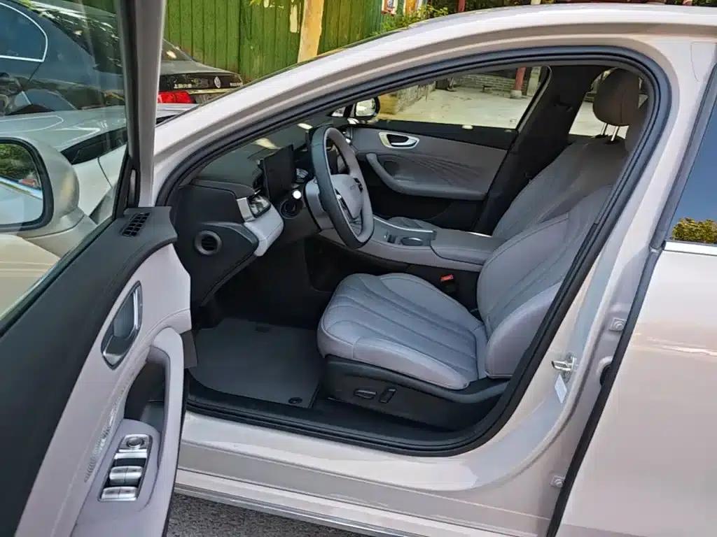 Roewe M7 DMH 2025 160km Premium Edition — миниатюра 16
