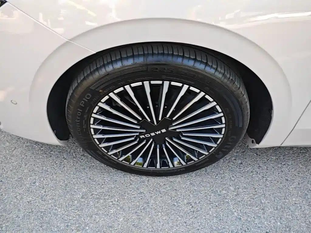 Roewe M7 DMH 2025 160km Premium Edition — миниатюра 23