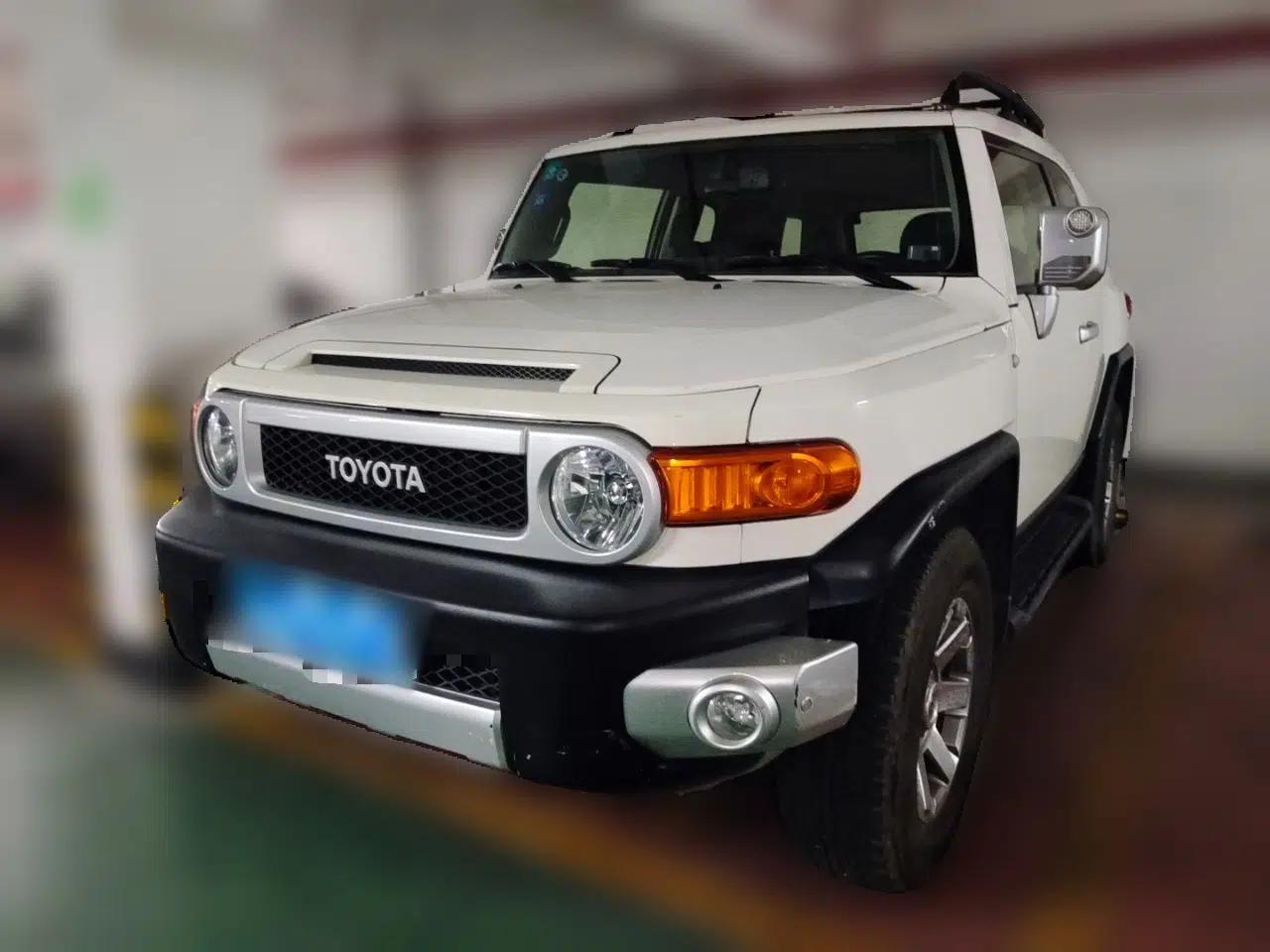 Toyota FJ Cruiser 2013 4.0L — миниатюра 1