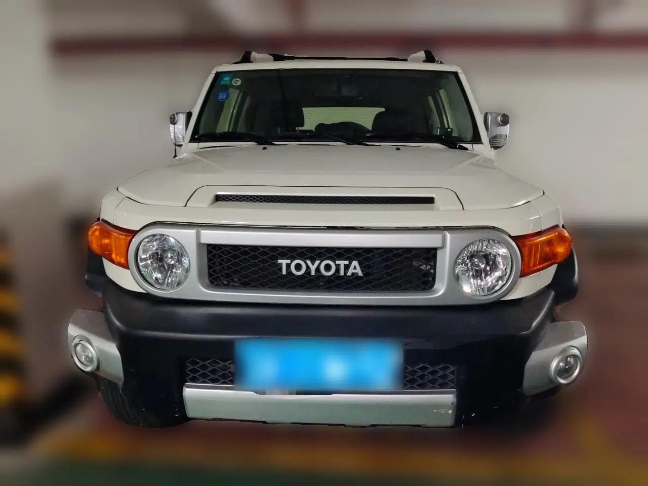 Toyota FJ Cruiser 2013 4.0L — миниатюра 2