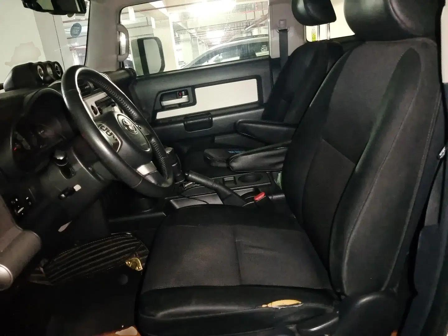 Toyota FJ Cruiser 2013 4.0L — миниатюра 15