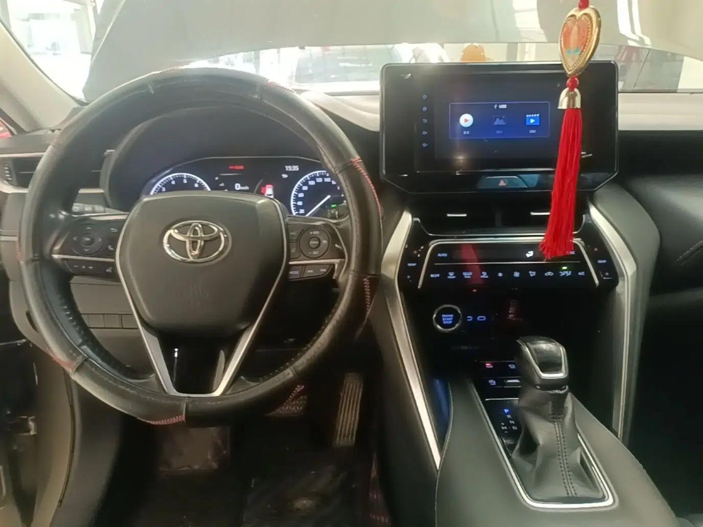 Toyota Harrier 2022 2.0L CVT Two-Wheel Drive Luxury Edition — миниатюра 12