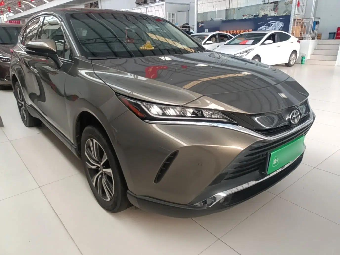 Toyota Harrier 2022 2.0L CVT Two-Wheel Drive Luxury Edition — миниатюра 3