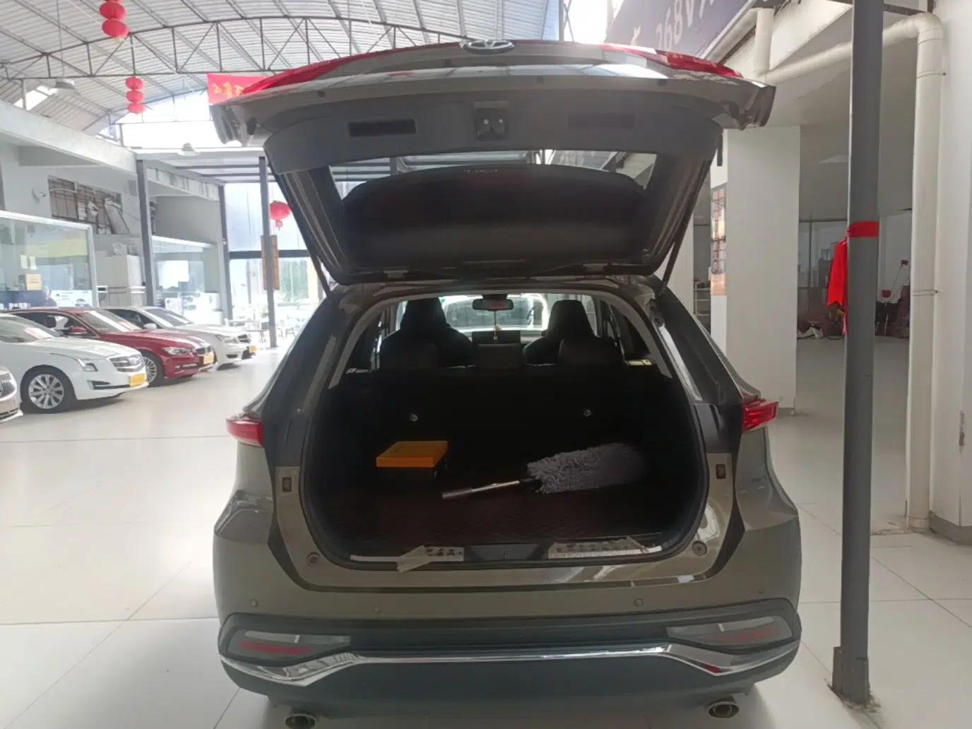 Toyota Harrier 2022 2.0L CVT Two-Wheel Drive Luxury Edition — миниатюра 22