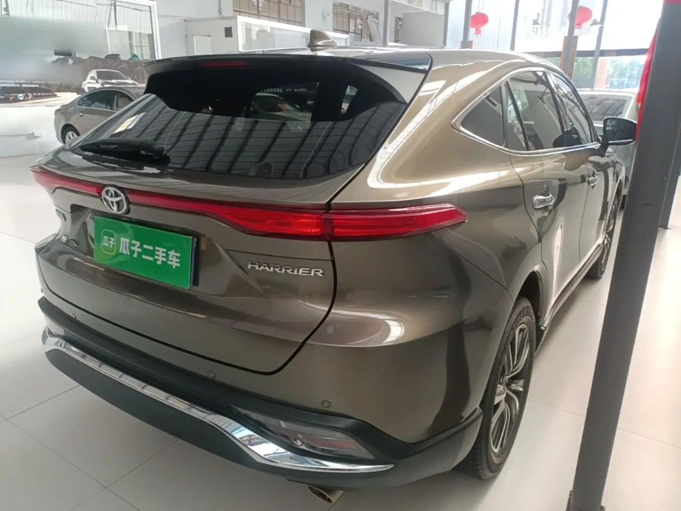 Toyota Harrier 2022 2.0L CVT Two-Wheel Drive Luxury Edition — миниатюра 6