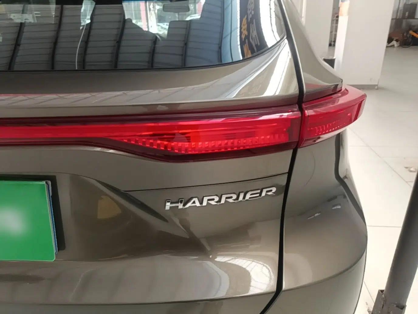 Toyota Harrier 2022 2.0L CVT Two-Wheel Drive Luxury Edition — миниатюра 9
