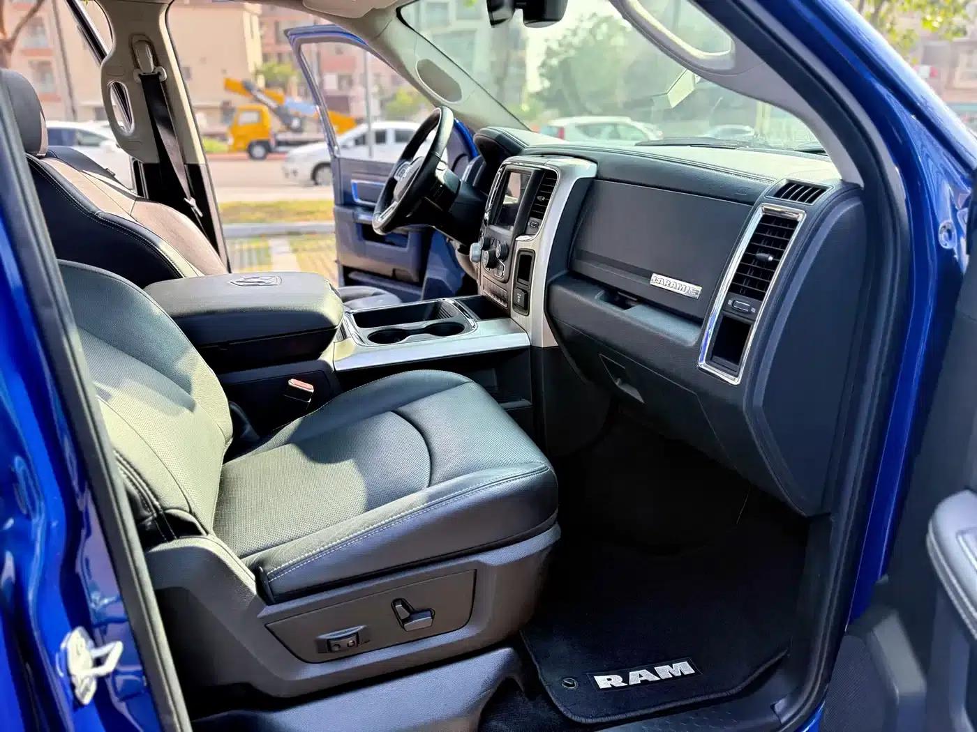 RAM Trucks 2016 5.7L Automatic — миниатюра 8