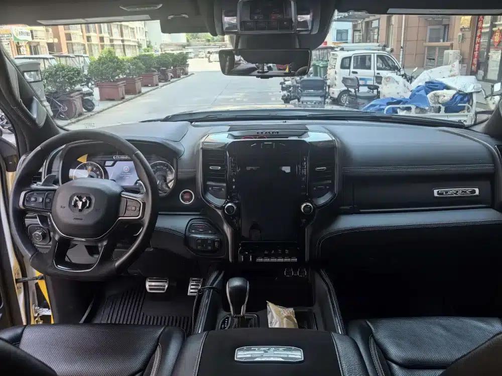 RAM Trucks Tyrannosaurus Rex 2022 6.2T Automatic — миниатюра 4