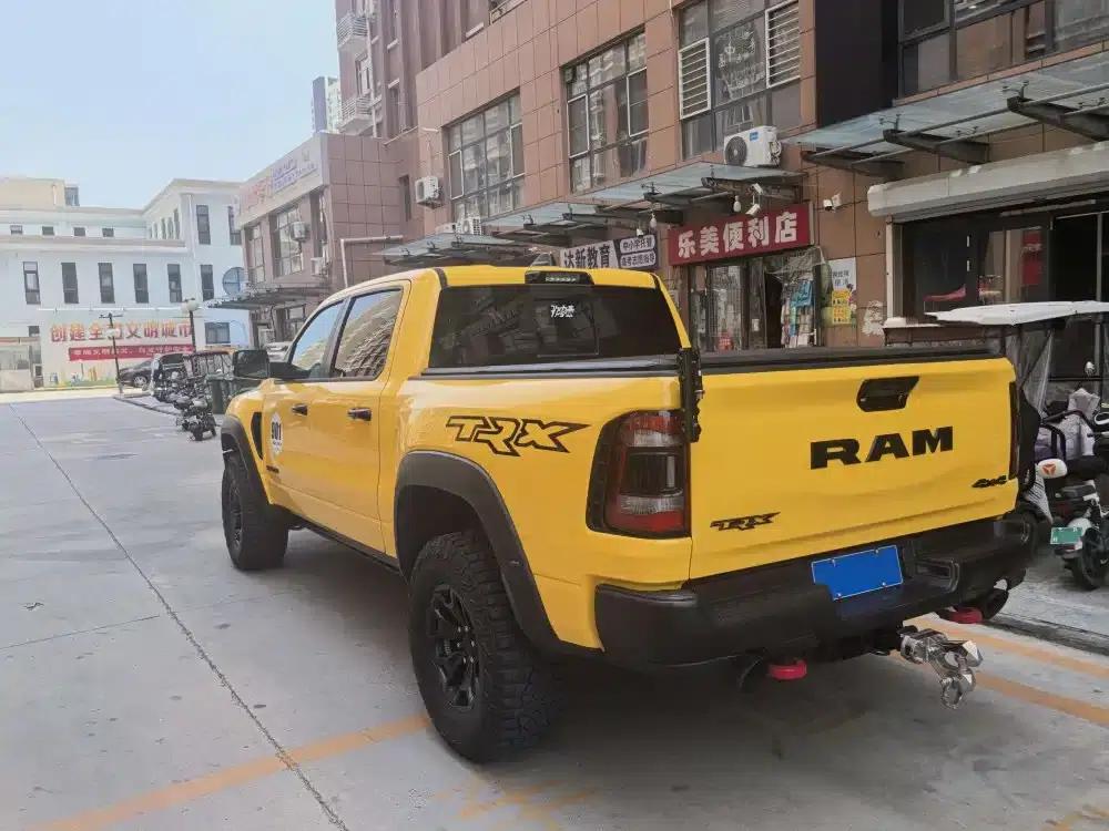RAM Trucks Tyrannosaurus Rex 2022 6.2T Automatic — миниатюра 8
