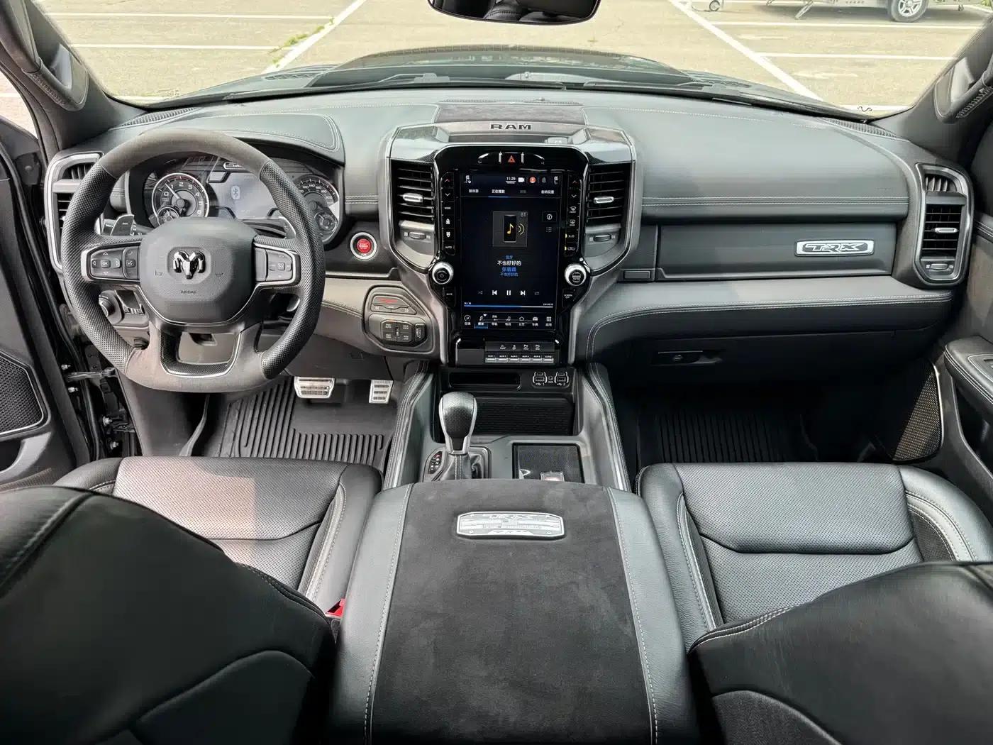 RAM Trucks Tyrannosaurus Rex 2024 6.2T Automatic — миниатюра 13