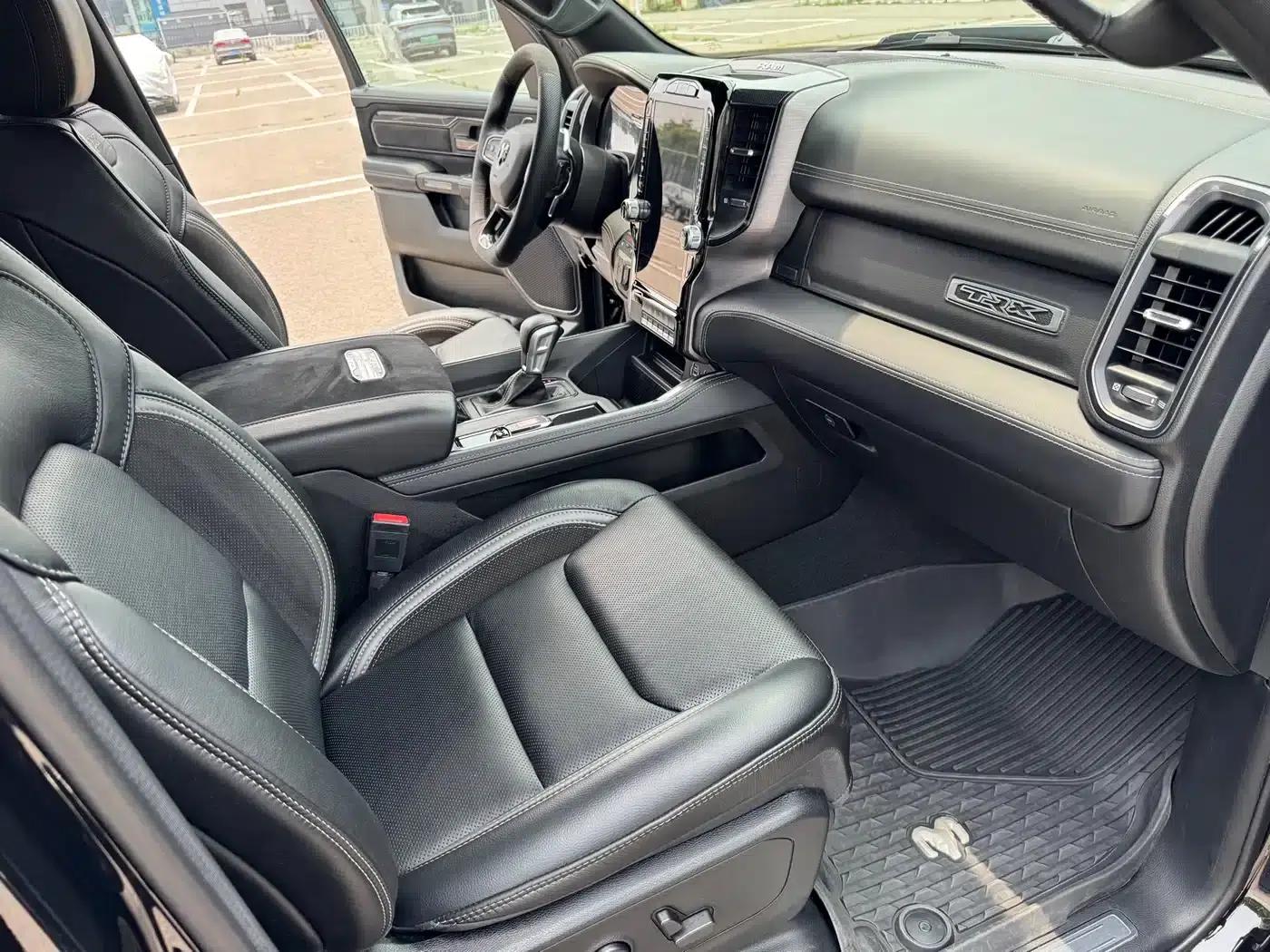 RAM Trucks Tyrannosaurus Rex 2024 6.2T Automatic — миниатюра 20