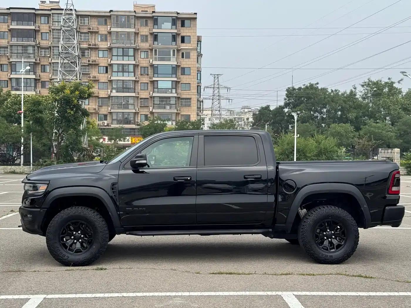 RAM Trucks Tyrannosaurus Rex 2024 6.2T Automatic — миниатюра 8