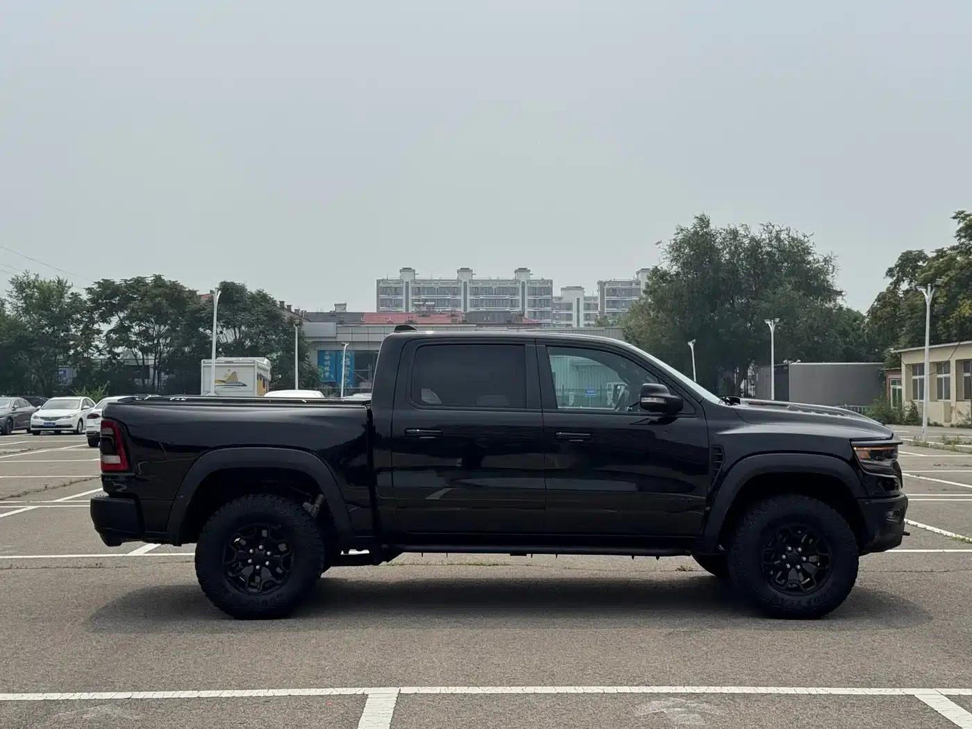RAM Trucks Tyrannosaurus Rex 2024 6.2T Automatic — миниатюра 9