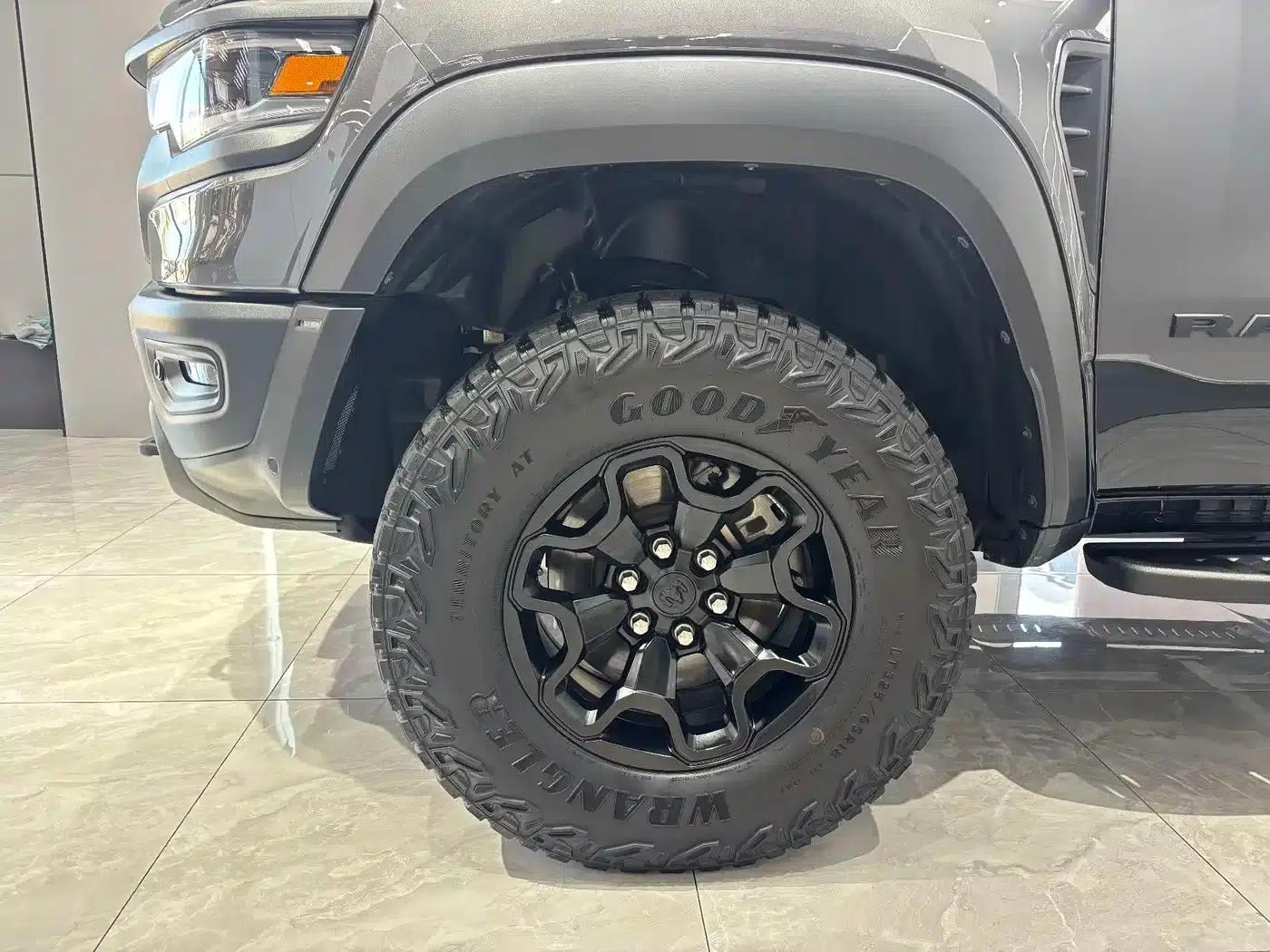 RAM Trucks Tyrannosaurus Rex 2022 6.2T US Spec — миниатюра 27