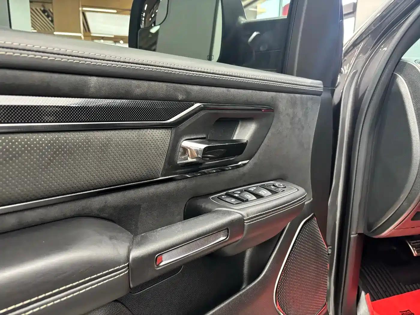 RAM Trucks Tyrannosaurus Rex 2022 6.2T US Spec — миниатюра 9