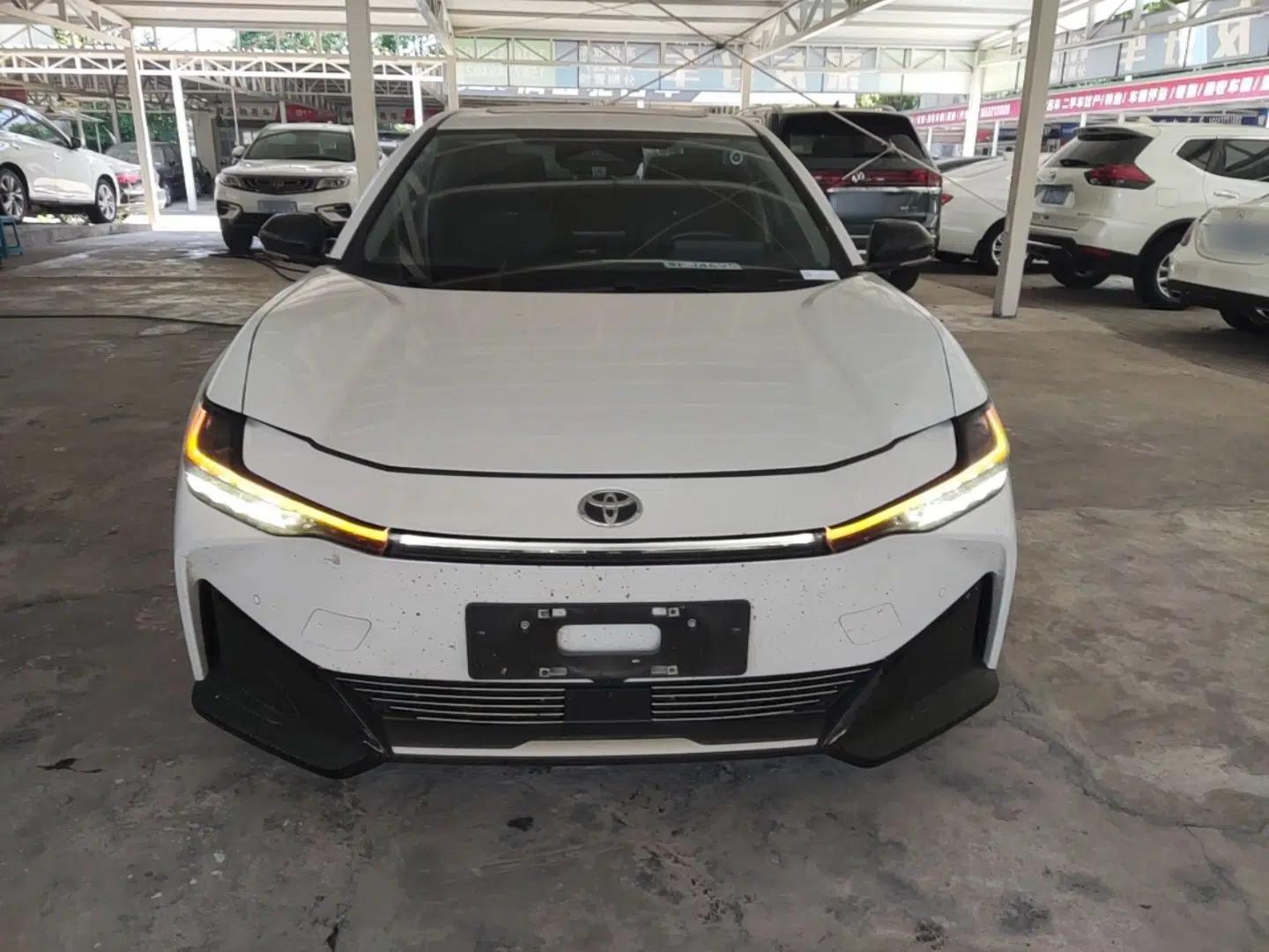 Toyota bZ3 2023 616 km Long-Range Premium — миниатюра 2