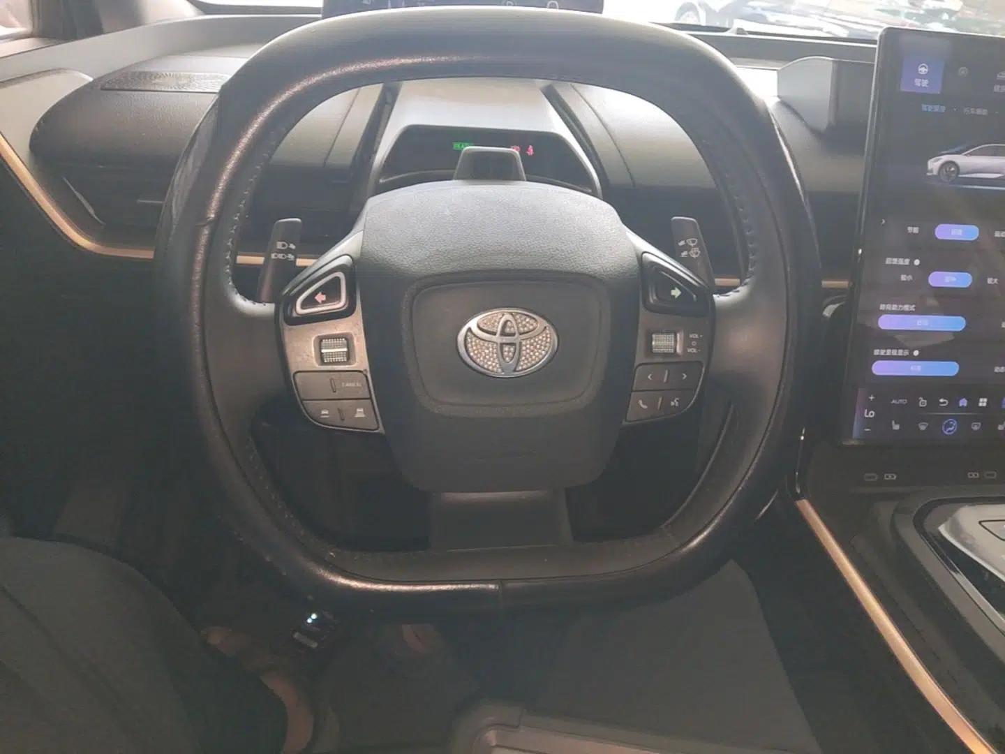 Toyota bZ3 2023 616 km Long-Range Premium — миниатюра 13