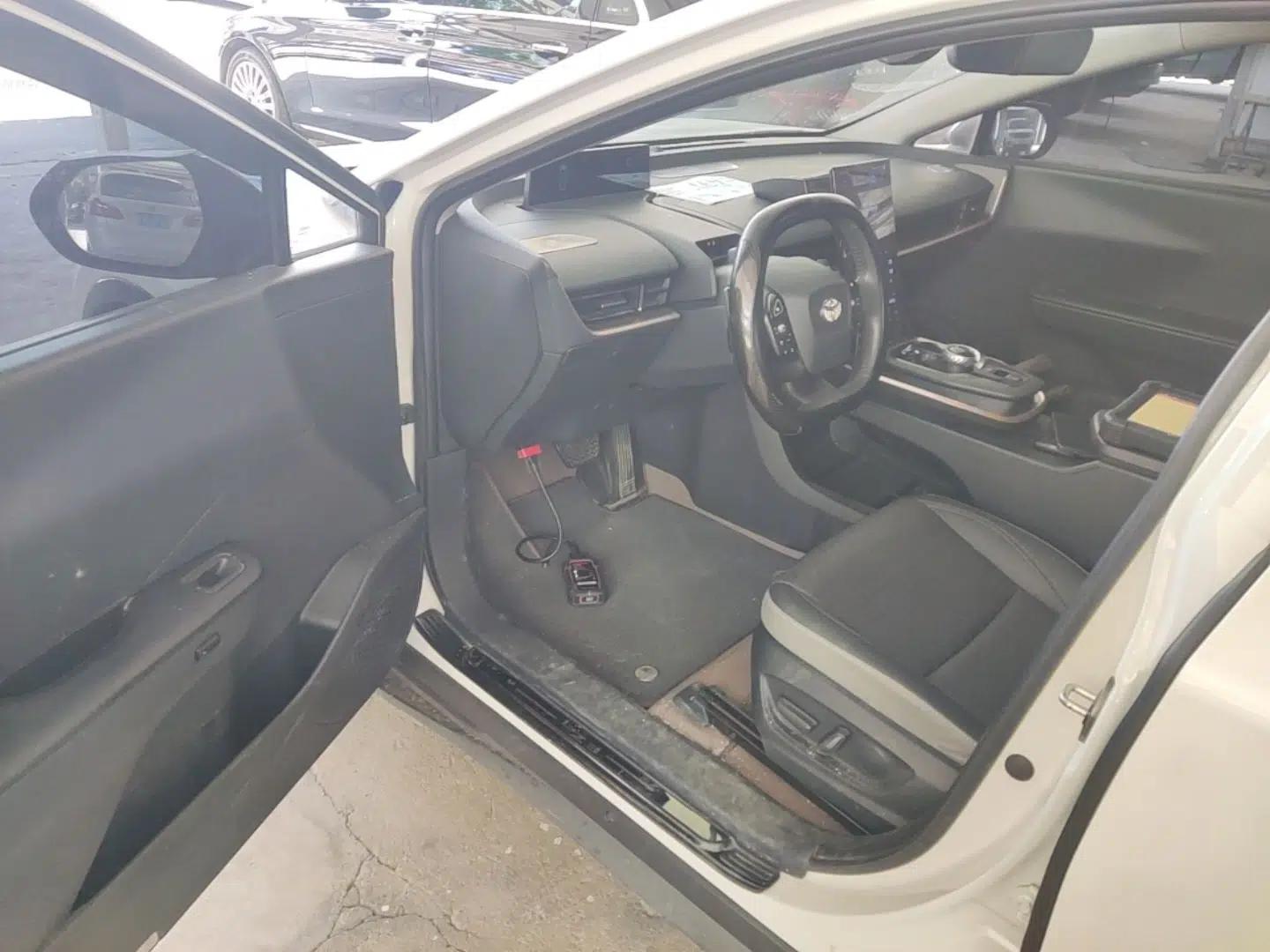 Toyota bZ3 2023 616 km Long-Range Premium — миниатюра 18