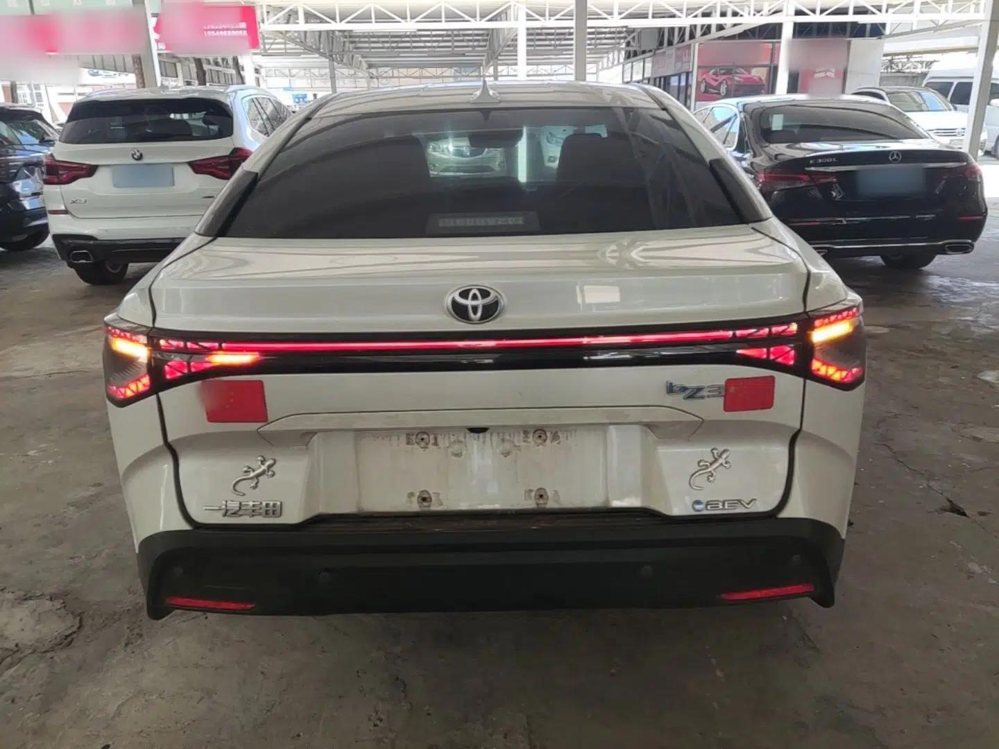 Toyota bZ3 2023 616 km Long-Range Premium — миниатюра 5