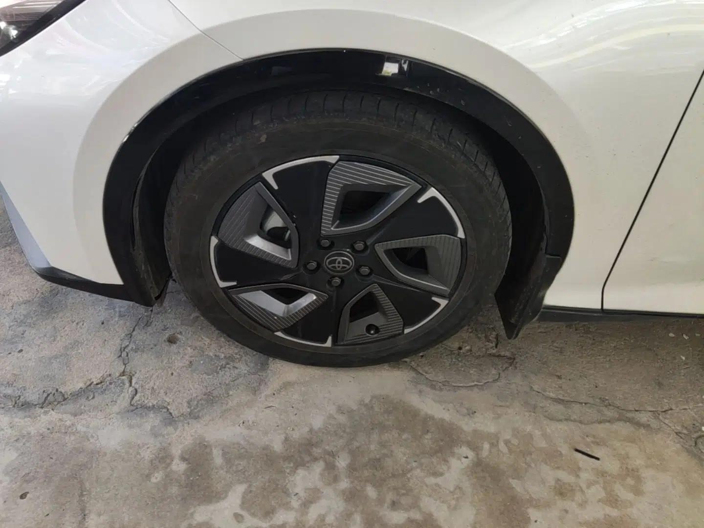 Toyota bZ3 2023 616 km Long-Range Premium — миниатюра 10