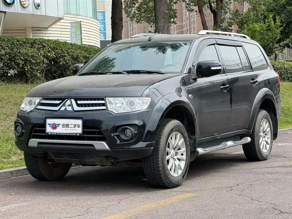 2013 Pajero Sport 2.4L Manual 2WD Comfort Edition — миниатюра 1