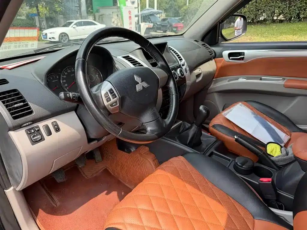 2013 Pajero Sport 2.4L Manual 2WD Comfort Edition — миниатюра 7