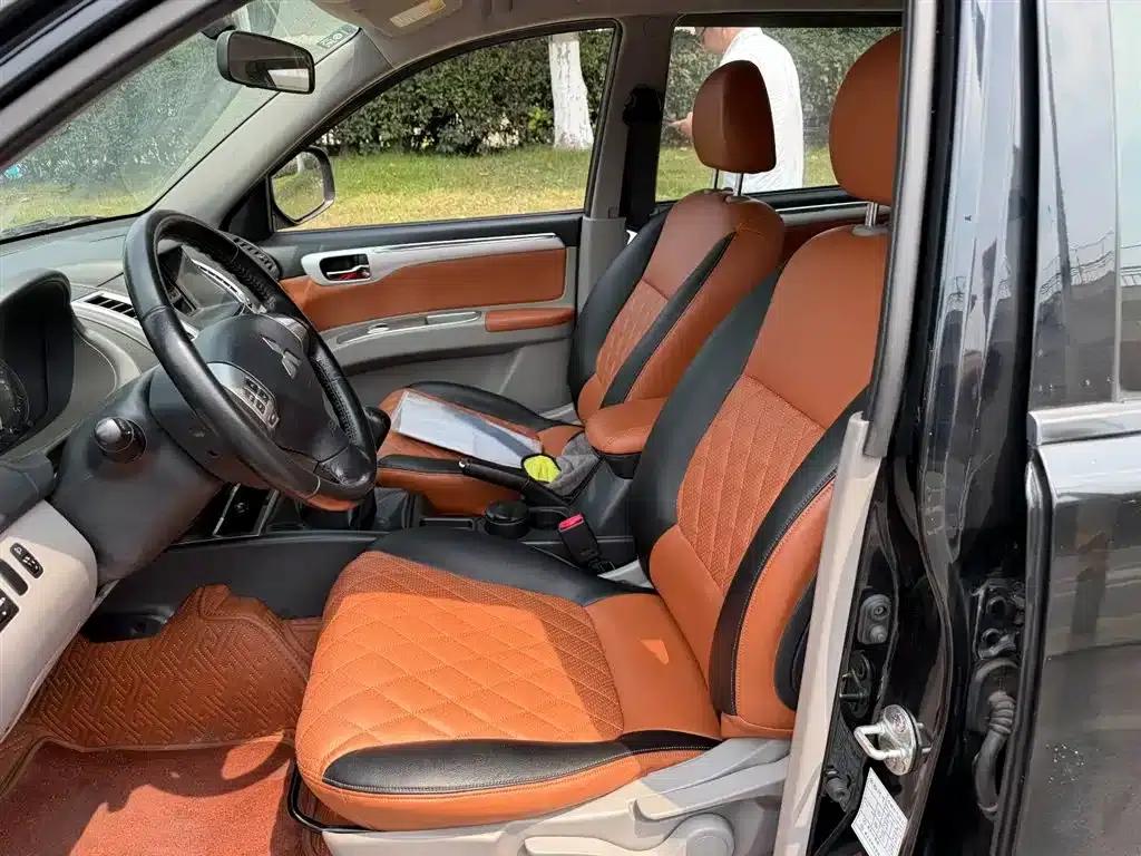 2013 Pajero Sport 2.4L Manual 2WD Comfort Edition — миниатюра 8