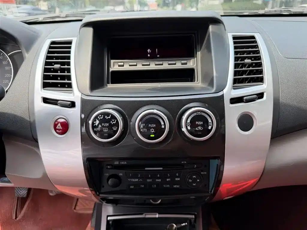 2013 Pajero Sport 2.4L Manual 2WD Comfort Edition — миниатюра 10