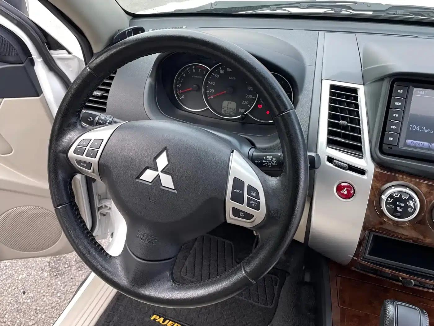 2013 Pajero Sport 3.0L Automatic 4WD Flagship Edition — миниатюра 15
