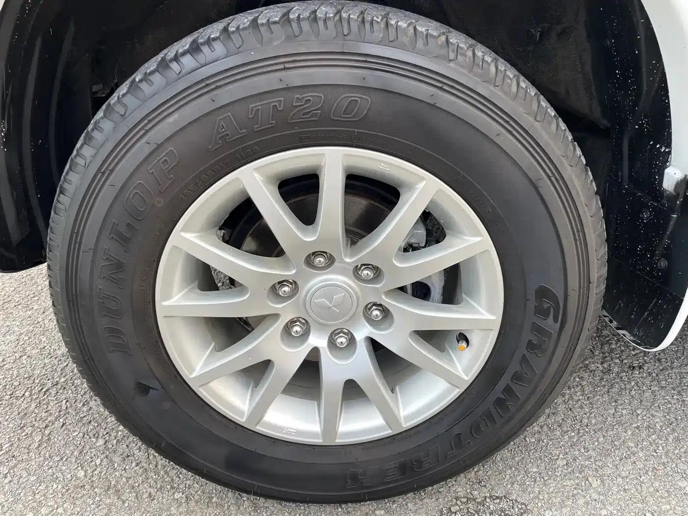 2013 Pajero Sport 3.0L Automatic 4WD Flagship Edition — миниатюра 19